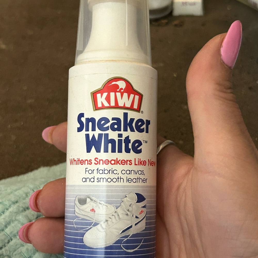 Kiwi Sneaker White Sneaker Whitener